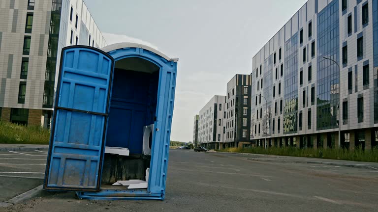 Best VIP or Luxury Restroom Trailers  in Tieton, WA